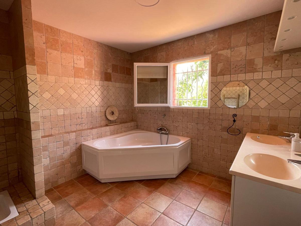 Fantastic Pool Villa 900M To The Beach; With Extravagant Big Garden Sainte-Maxime Bagian luar foto